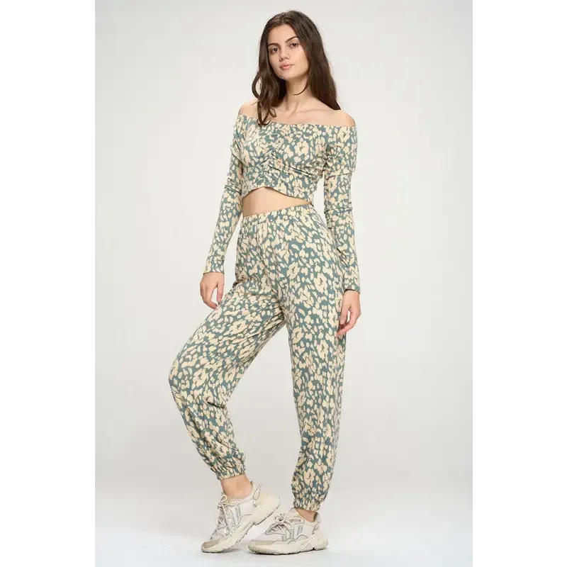 Jogger and Off shoulder top loung wear set leopard