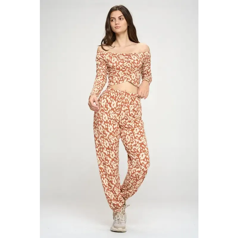 Jogger and Off shoulder top loung wear set leopard