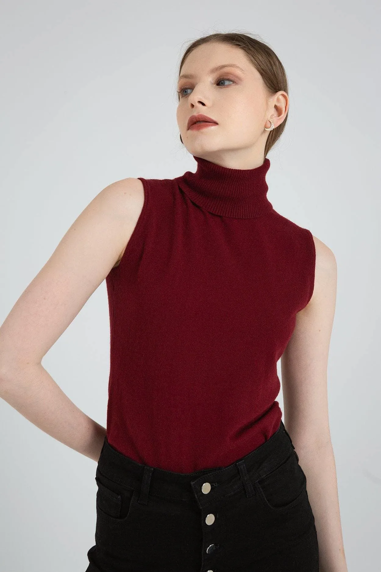 Turtle Neck Sleeveless Knitted Sweater